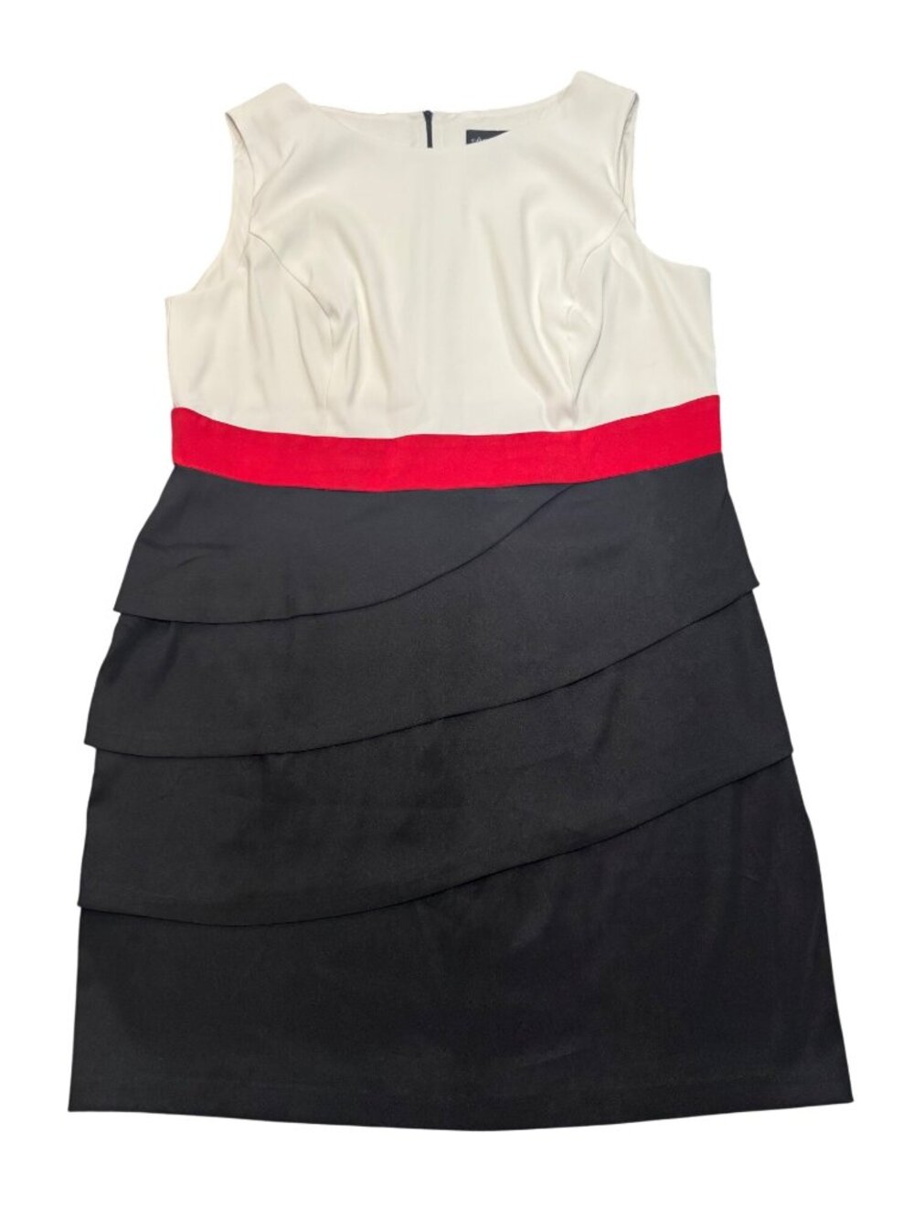 Connected Woman 20W Sleeveless Colorblock Tiered Dress Modern Minimalist